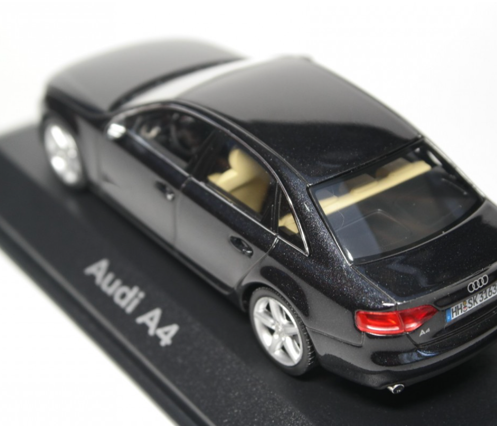 Carro A Escala 1:43 Audi A4 Phantom Black